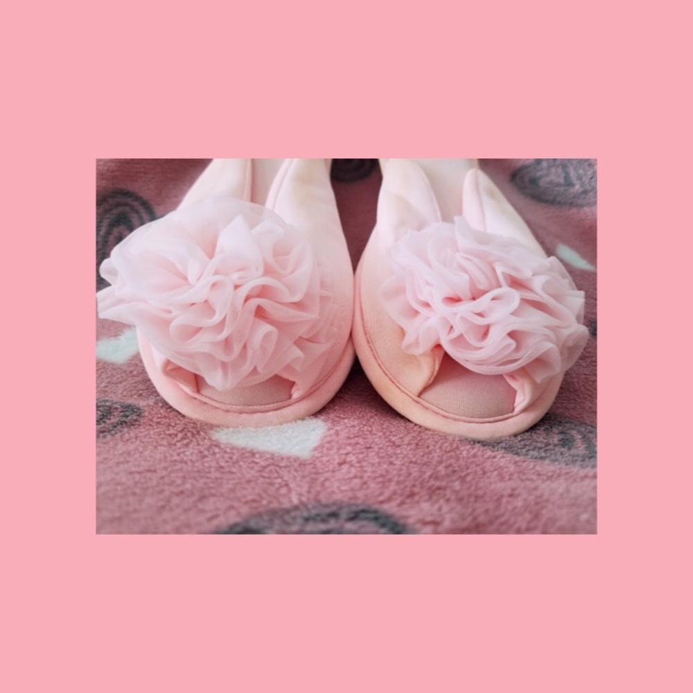 VTG 60s Madye’s Pink Nylon Ruffle Rosette Ladies Glam Boudoir Skuffs Slippers L - Picture 4 of 6